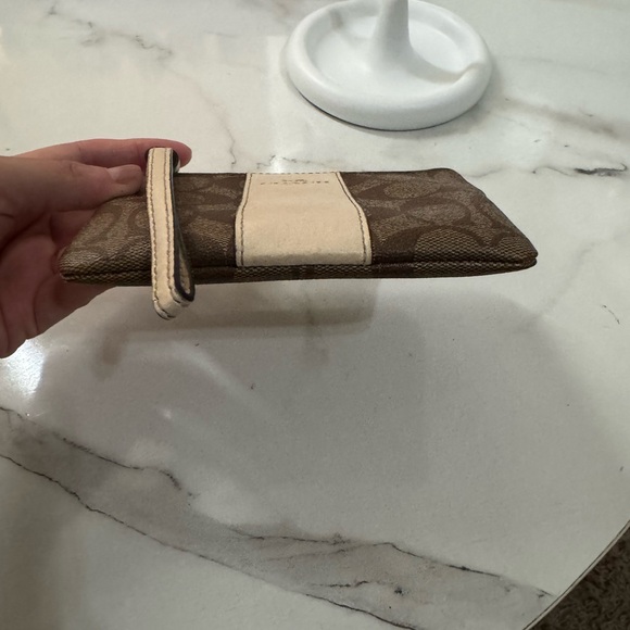 Coach Signature WomenPVC Small Corner Zip Wristlet Khaki Chalk - Picture 7 of 7